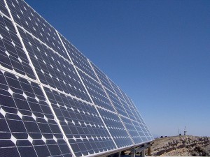 800px-Solar_Panels-300x225